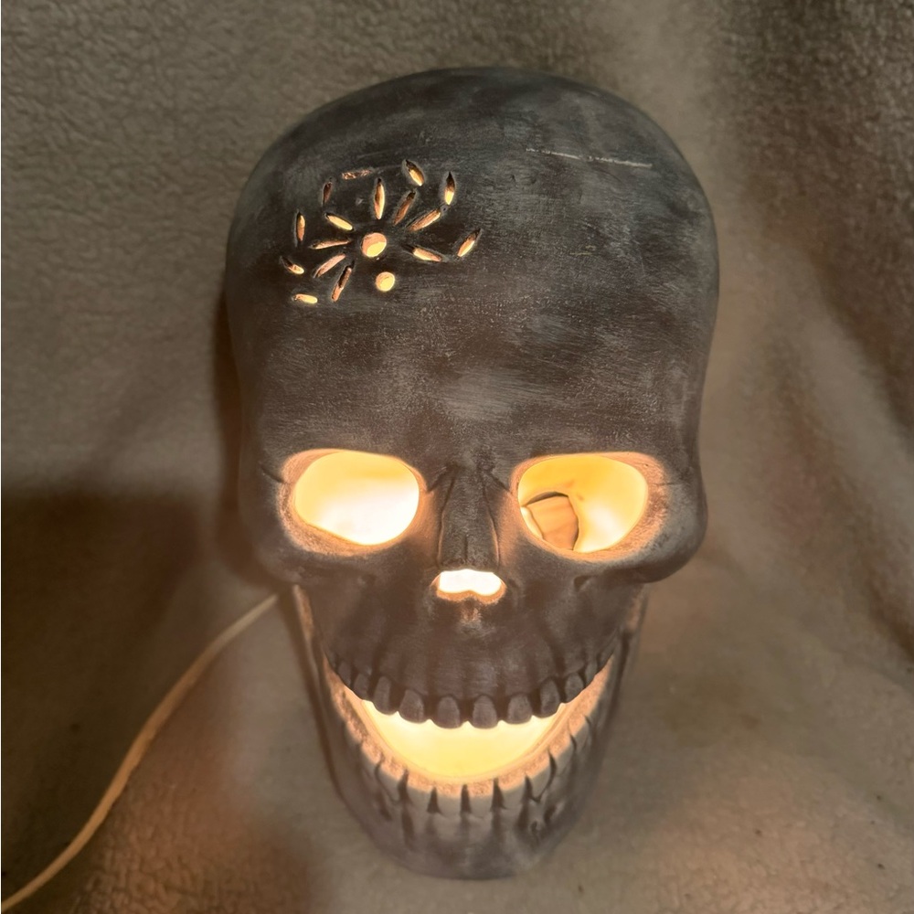Happy Halloween ceramic skull with light night light! No chips or cracks.